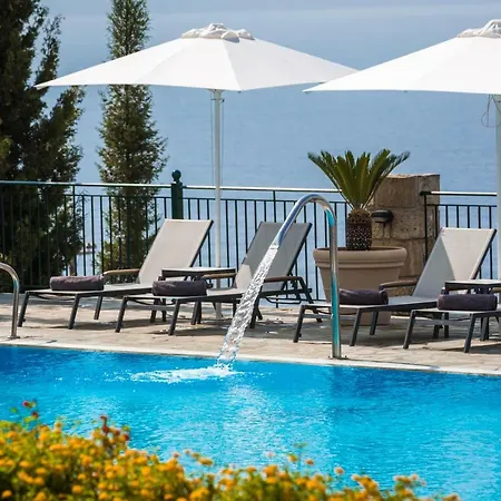 Antonia فندق Vlachata