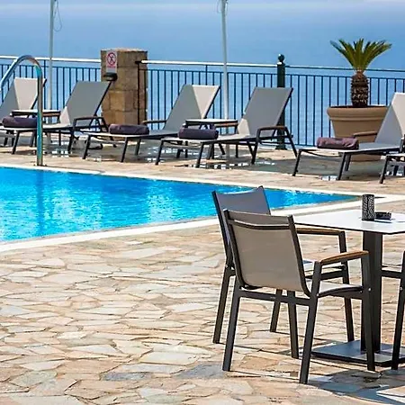 Antonia Hotel 2*
