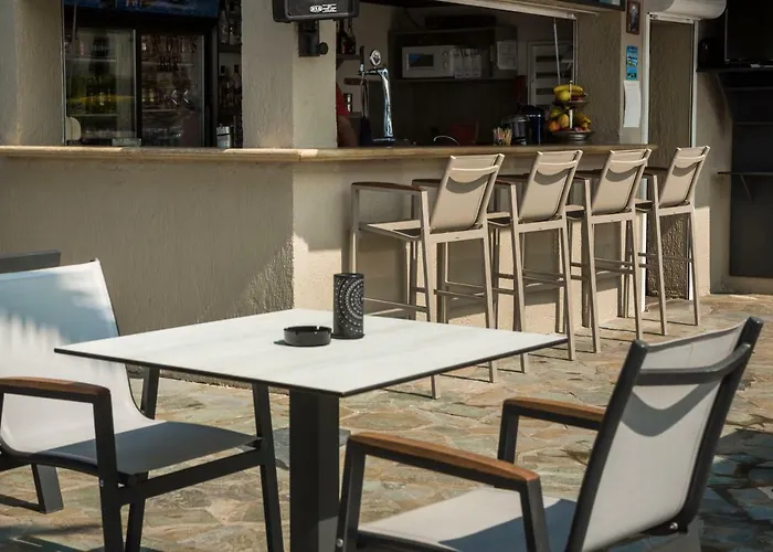 Antonia Hotel Vlachata